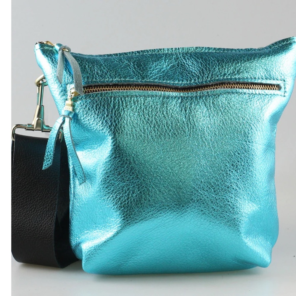 NWOT Zina Kao THE METALLIC LAKESHORE  Crossbody Bag - AQUA